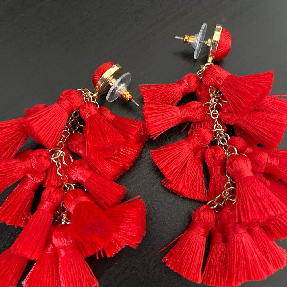 Red string earrings - Picture 4 of 4